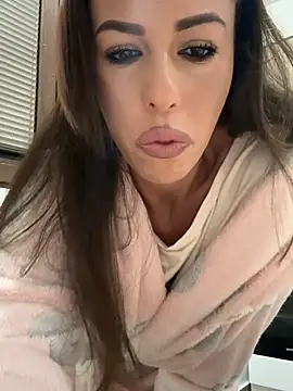 EdaQueen online show from April 11, 7:39 pm