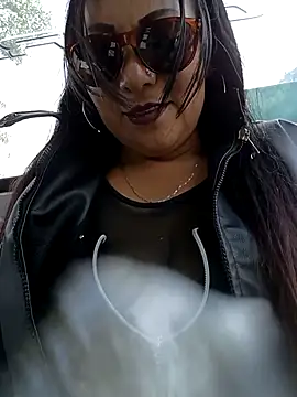 misshot 02 online show from December 4, 7:25 pm