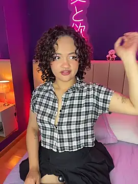  sarahRose online show from February 13, 4:25 am