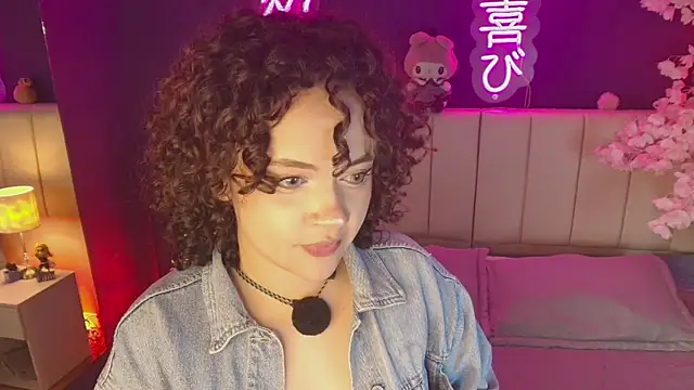  sarahRose online show from April 18, 4:15 am