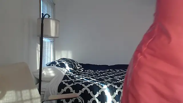 Savanah Banana  online show from February 2, 1:43 pm