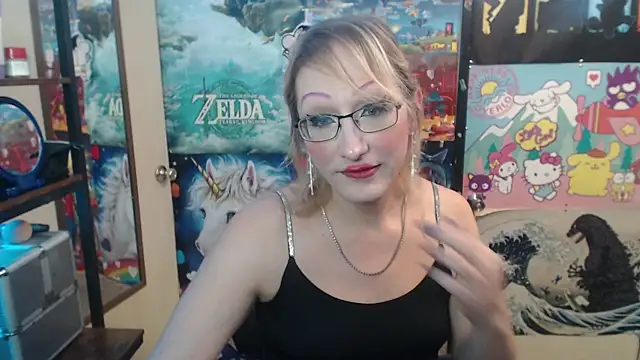 Savanah Banana  online show from November 8, 5:40 pm