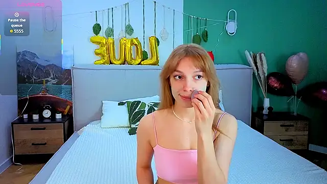 CindyMoriLove online show from February 15, 5:32 am