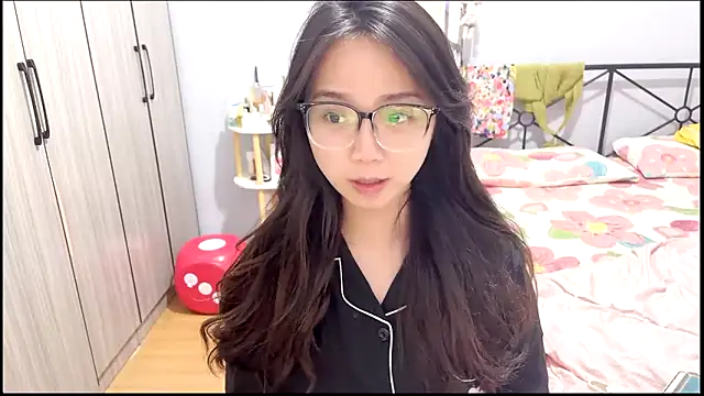 Hmm 0303 online show from April 21, 3:41 pm