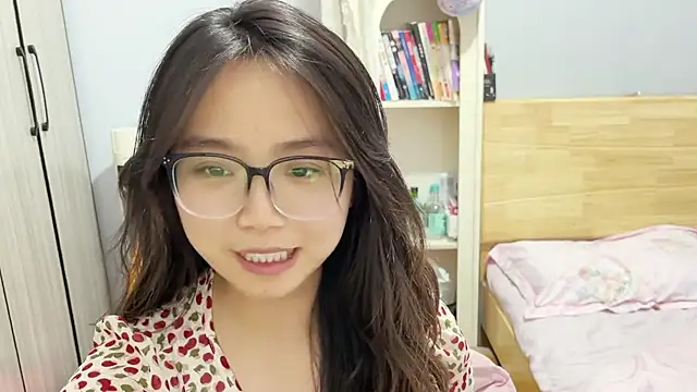 Hmm 0303 online show from February 27, 4:51 pm