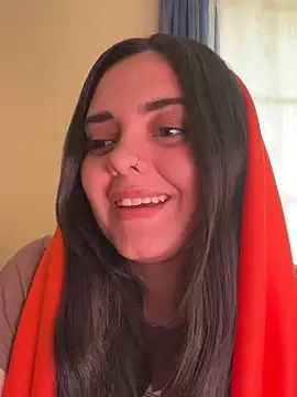 candicewest  online show from February 6, 4:32 pm