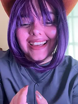 candicewest  online show from June 15, 6:52 pm