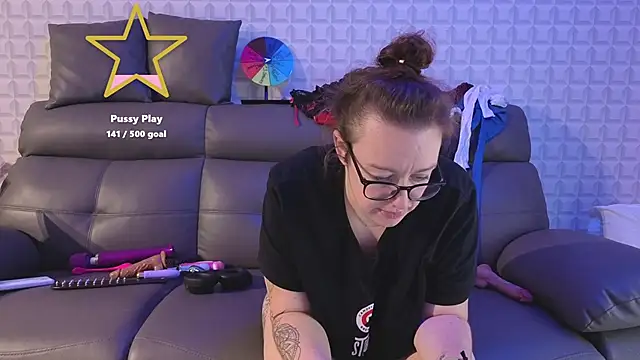 JadeStarUK online show from February 27, 1:49 am