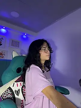  vaiolet owo online show from November 16, 8:38 am