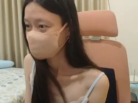 Lil-Cherries online show from March 30, 3:33 pm