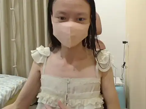 Lil-Cherries online show from April 21, 3:52 pm