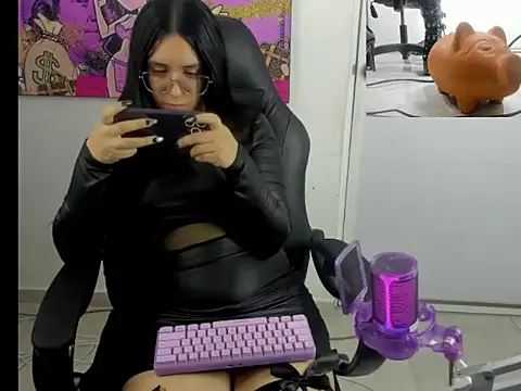 queen findom1 online show from February 3, 6:22 am