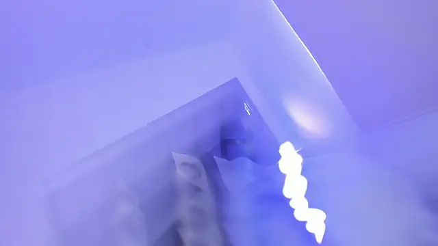 ZarinaWynne online show from November 18, 8:32 pm