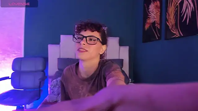 AliceMadnes online show from February 26, 1:10 pm