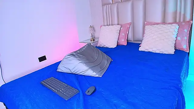 alanarose18 online show from February 3, 7:18 pm