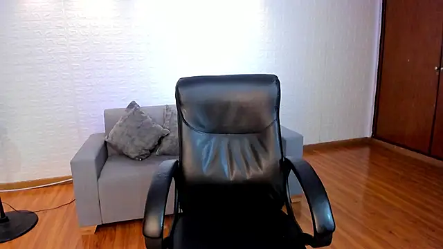 Saara Corraless online show from February 9, 7:05 pm