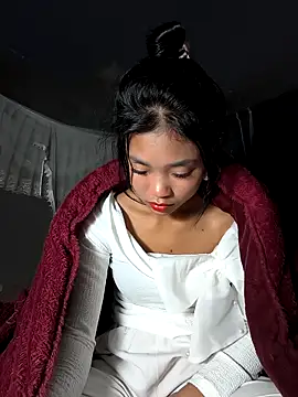 Lynly k2 online show from December 22, 12:41 pm