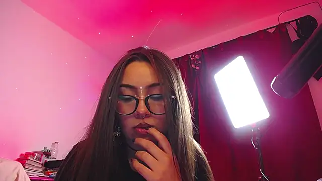  Pariiss online show from April 21, 2:51 am