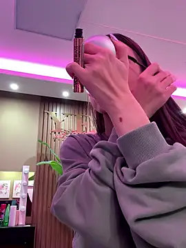 yourselenaa online show from January 15, 1:17 pm