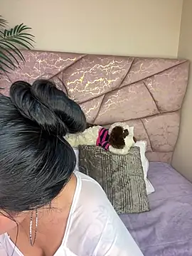  Naomi Fox  online show from January 10, 8:19 am