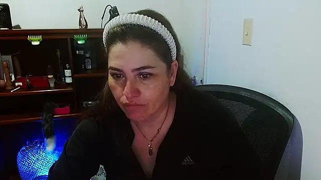 dayan hanks online show from April 14, 2:33 am