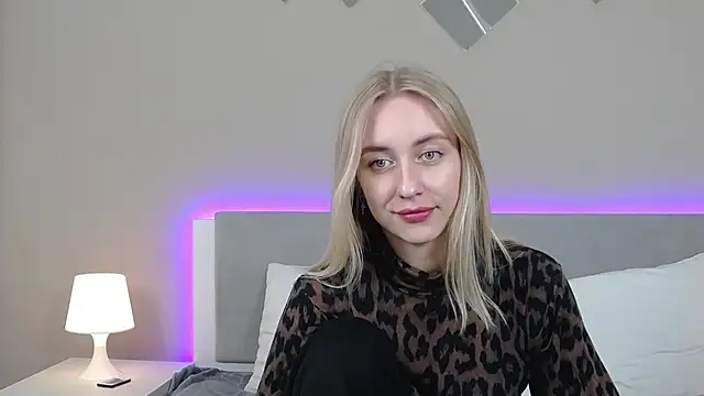 RachaelCute online show from March 1, 1:33 pm