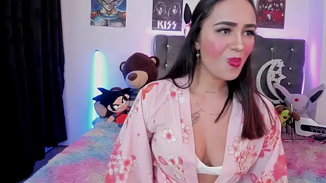 lunabritton1 online show from December 15, 2:17 am