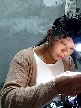 vangkt-cute online show from November 18, 5:47 pm