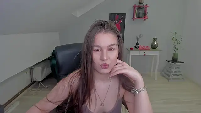 LouannaHart online show from February 20, 4:44 am