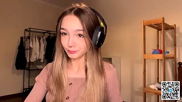 HoaPatton online show from November 28, 11:35 am