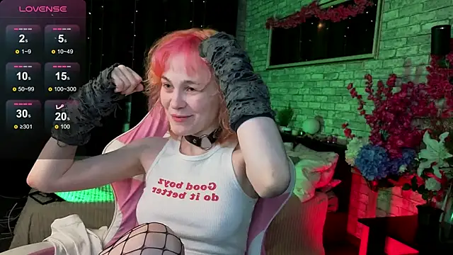 Awawrin online show from November 18, 8:32 pm