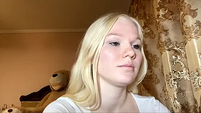 LynellMahe online show from November 15, 10:05 am