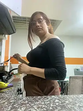 amatista katzenn online show from March 29, 8:52 pm