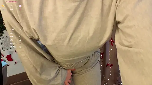 LucreciaAsters online show from December 20, 4:38 am