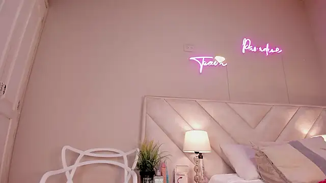 electra a online show from March 21, 5:29 pm