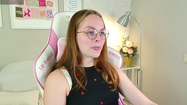 MadisonSmitt online show from November 12, 11:30 am