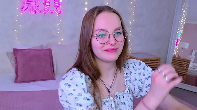 MadisonSmitt online show from February 3, 5:16 am