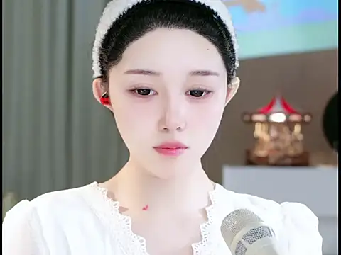 UUsweet online show from April 12, 7:55 am