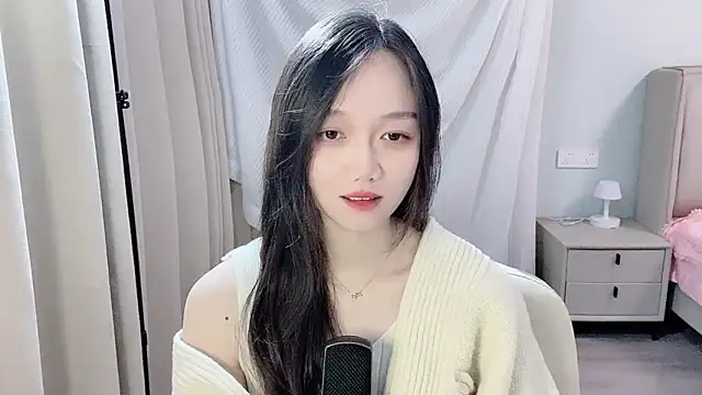 BoiI2u online show from November 18, 3:46 pm