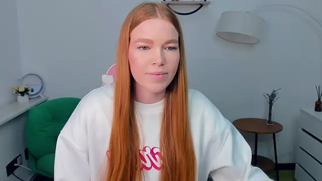 LavetaShiroma online show from December 4, 8:42 pm