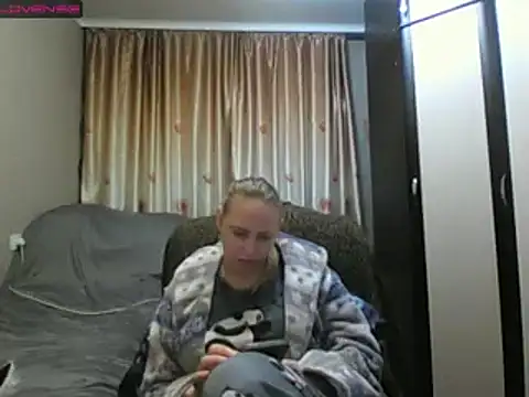 JenniDeep online show from March 3, 4:35 pm