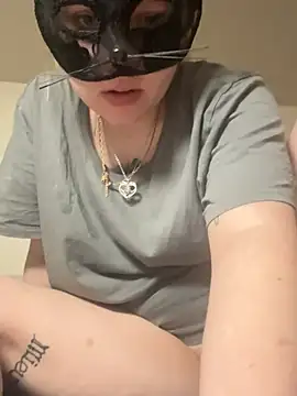 secretcouple 00 online show from March 15, 12:40 pm