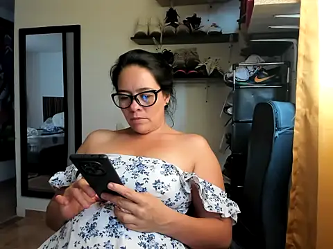 caroline 47 online show from March 24, 8:36 pm