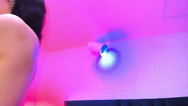 VictoriaRouge  online show from April 18, 12:13 am