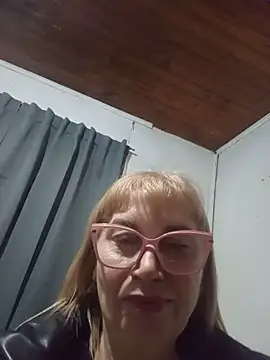 SexyMilf1211 online show from July 1, 5:01 pm