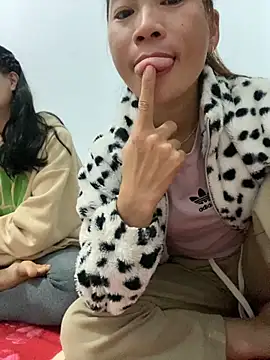 pitty mymi online show from December 3, 9:39 pm