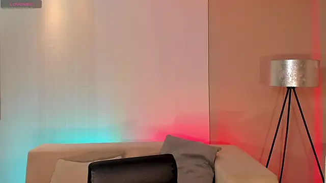 HaileyRoss  online show from March 4, 12:34 pm