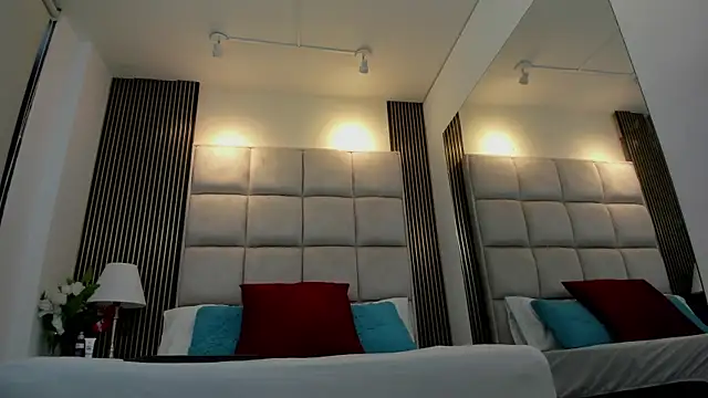 Katia Young online show from November 16, 9:04 pm