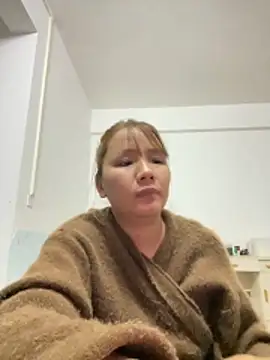 yiyi0316 online show from December 4, 5:35 pm