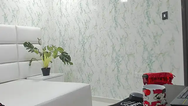 Nataly-Blonde online show from November 25, 4:47 am